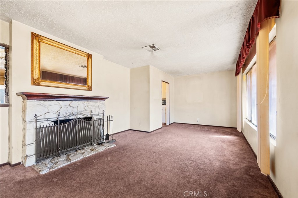 207 Los Angeles Avenue