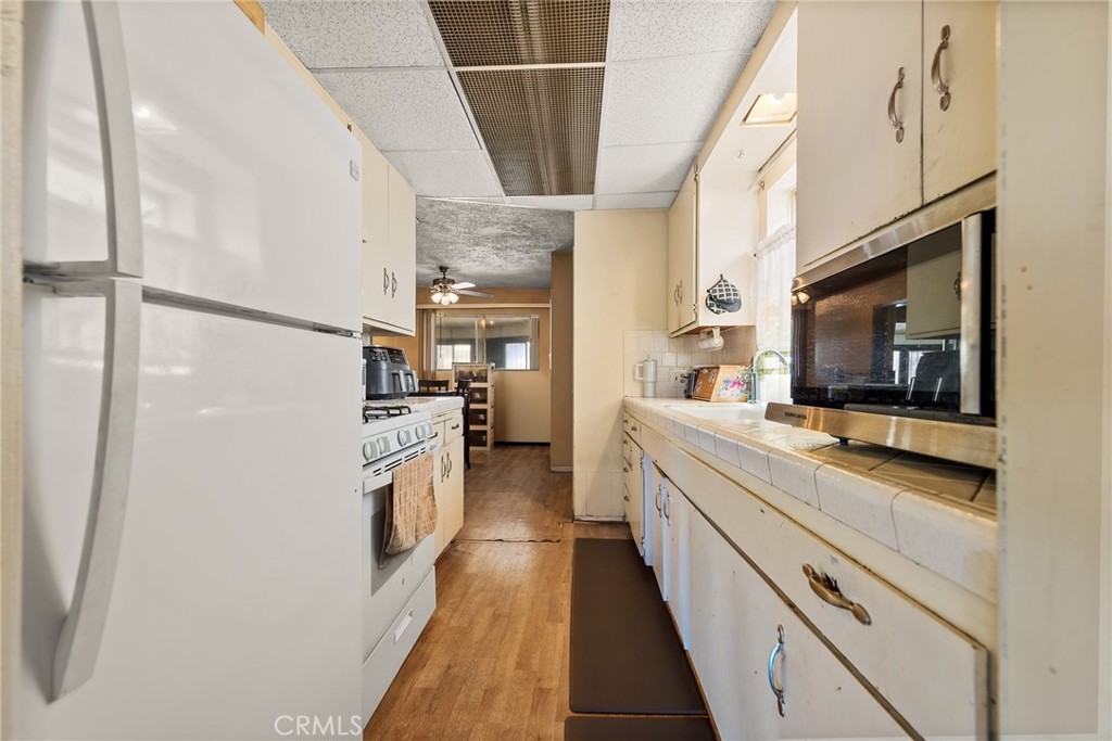 207 Los Angeles Avenue