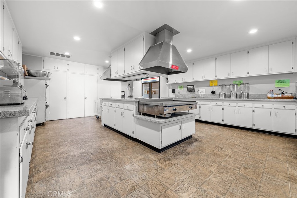 4095 Fruit Street 324