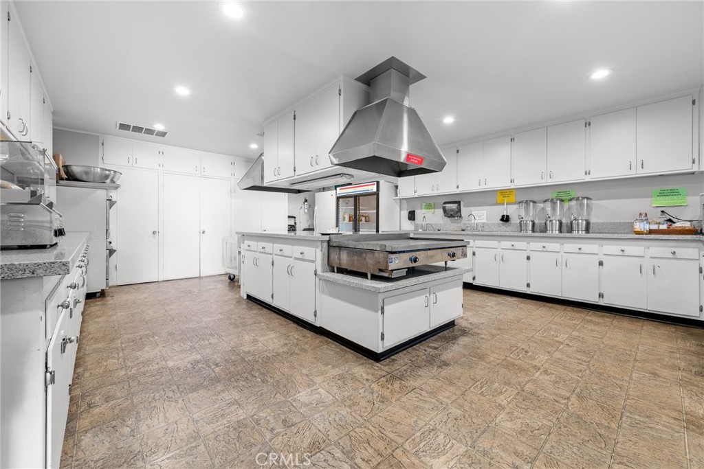4095 Fruit Street 324