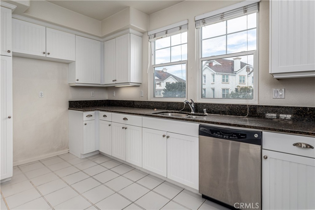 755 Harbor Cliff Way 110