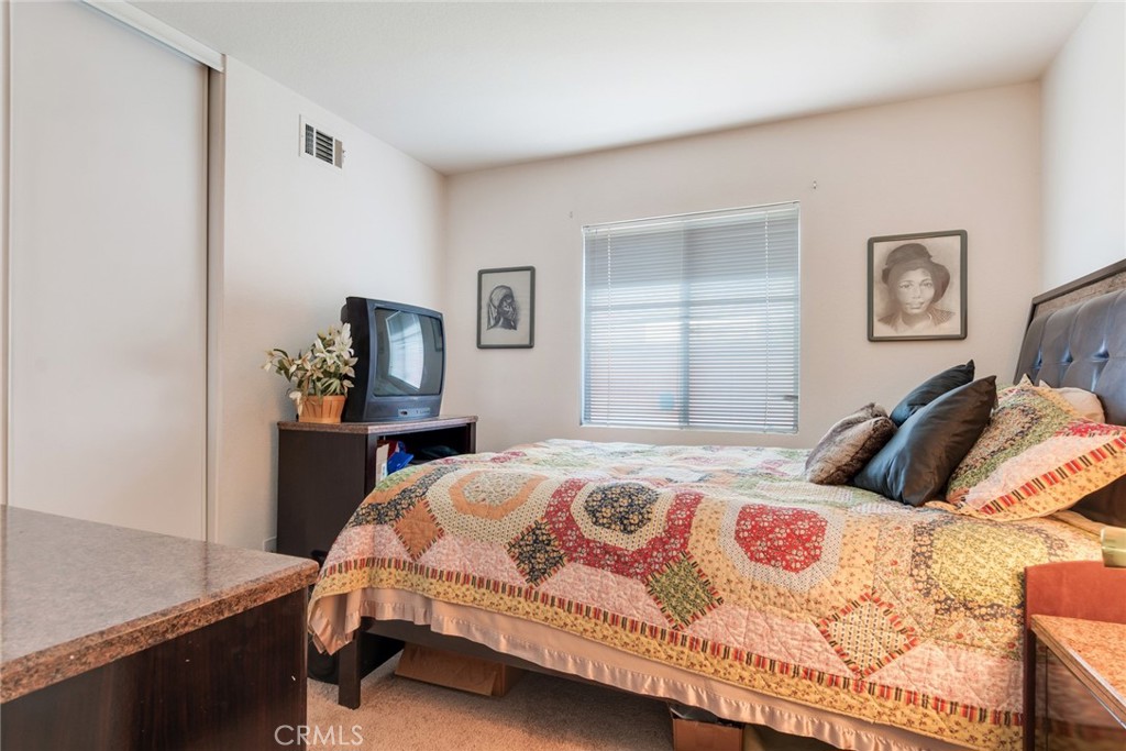 2944 Hampton Avenue