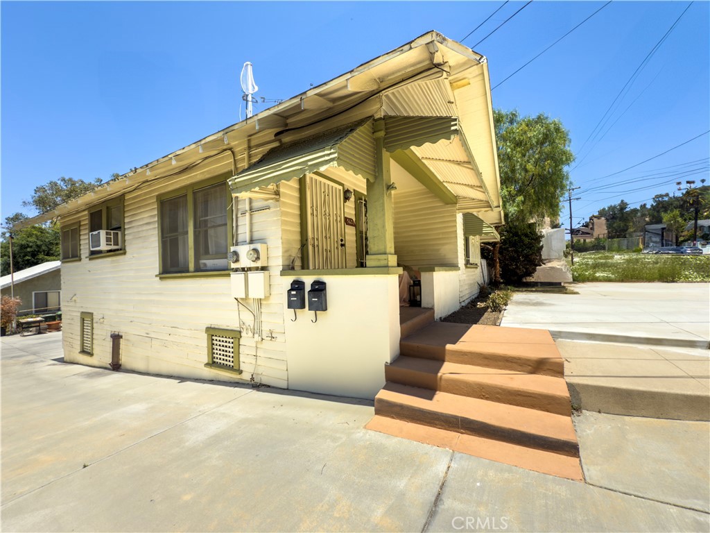 3621 Griffin Avenue