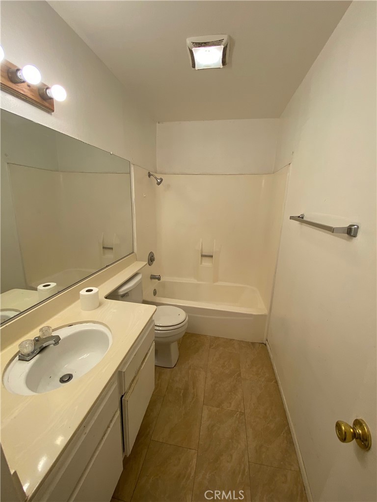 2530 Gonzaga Lane