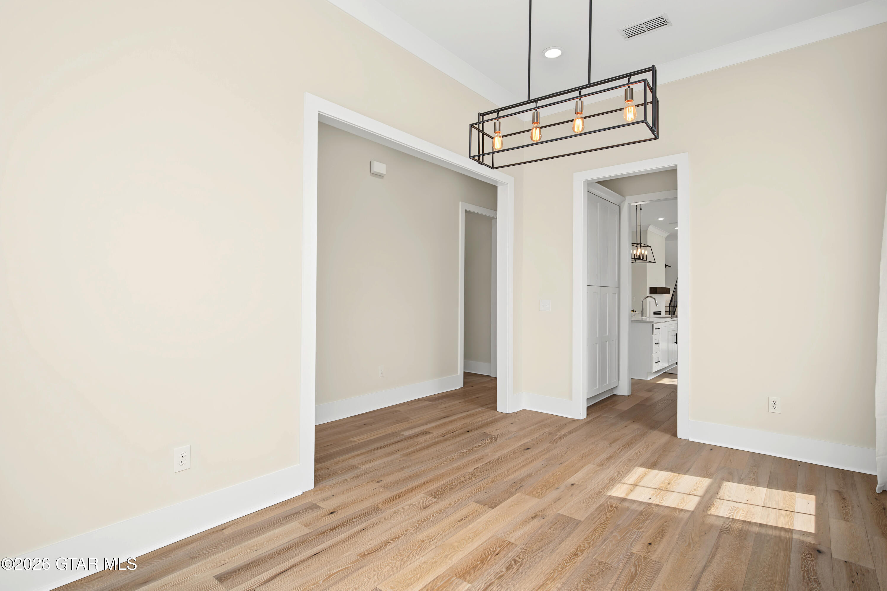 145 Sandthorne Way