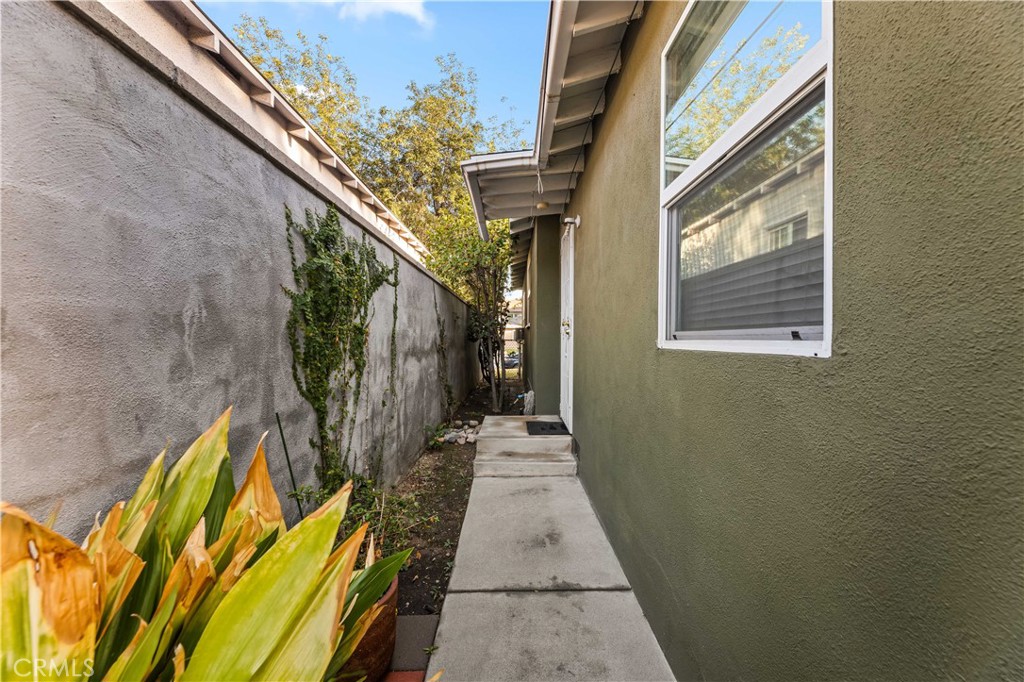 1717 E Chevy Chase