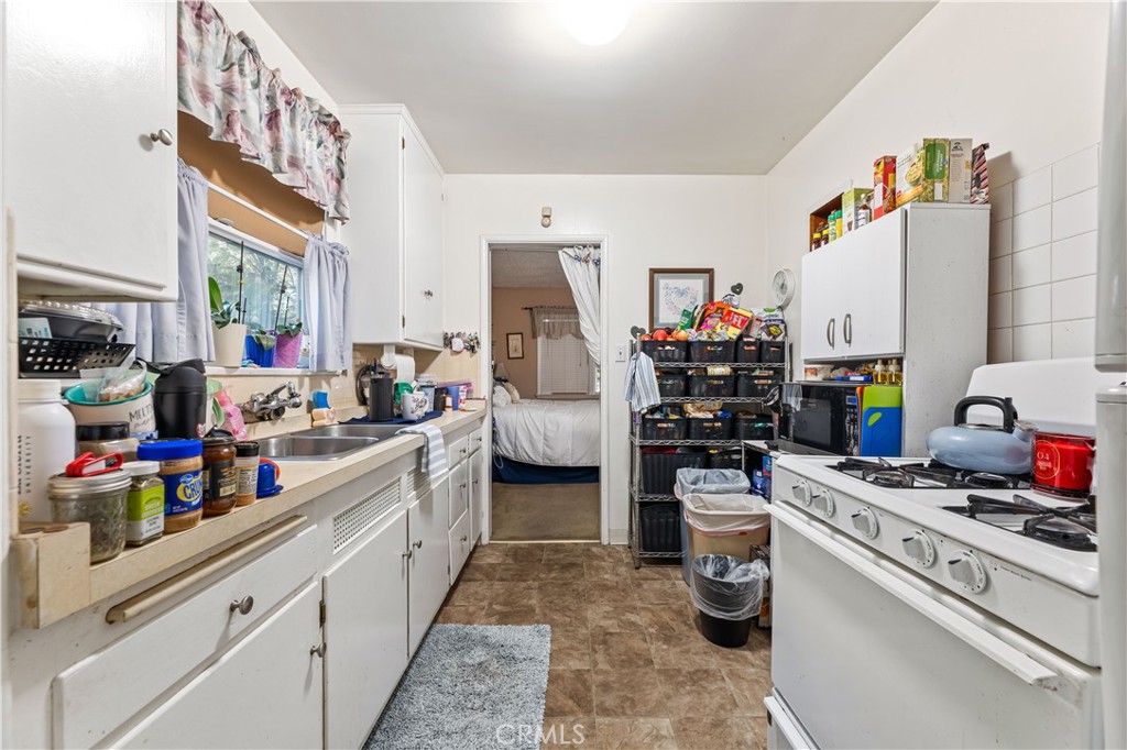 1717 E Chevy Chase