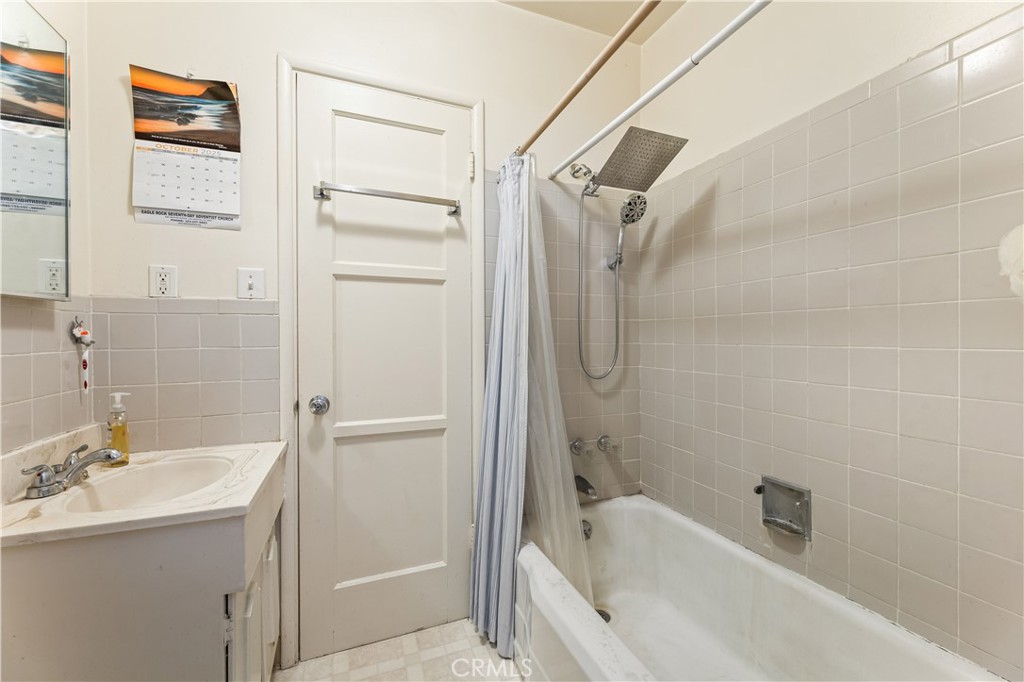 1717 E Chevy Chase