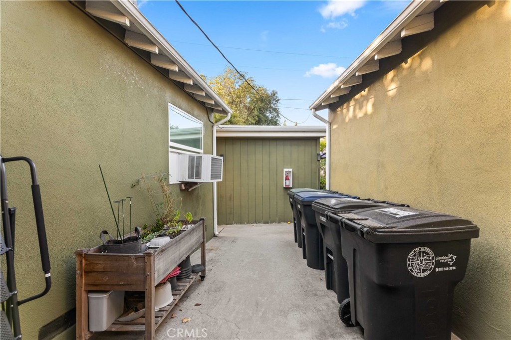 1717 E Chevy Chase