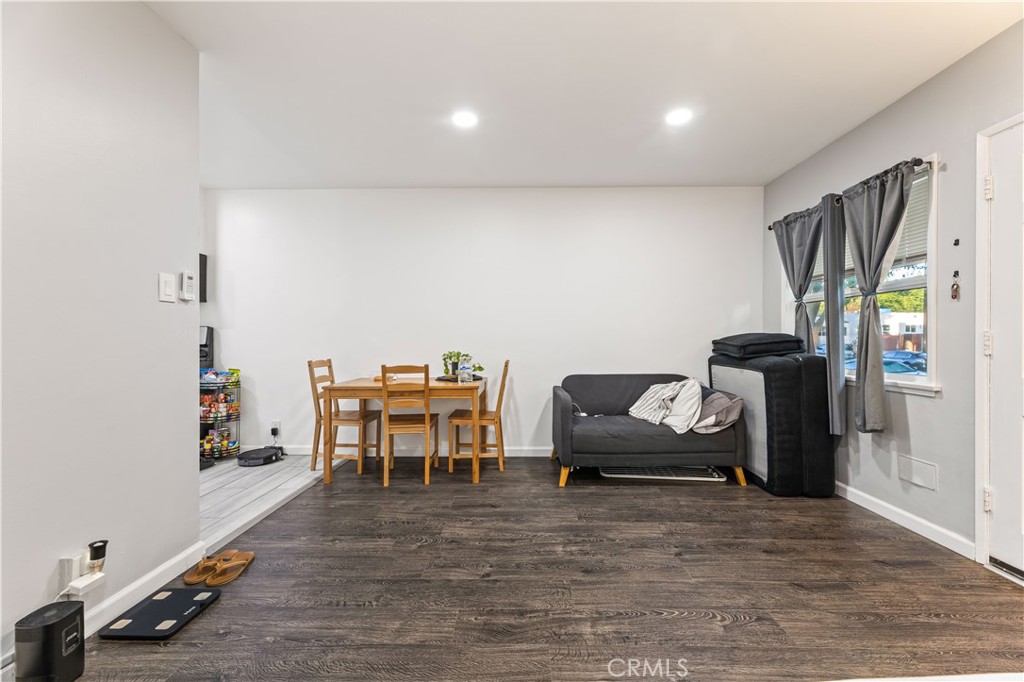 1717 E Chevy Chase