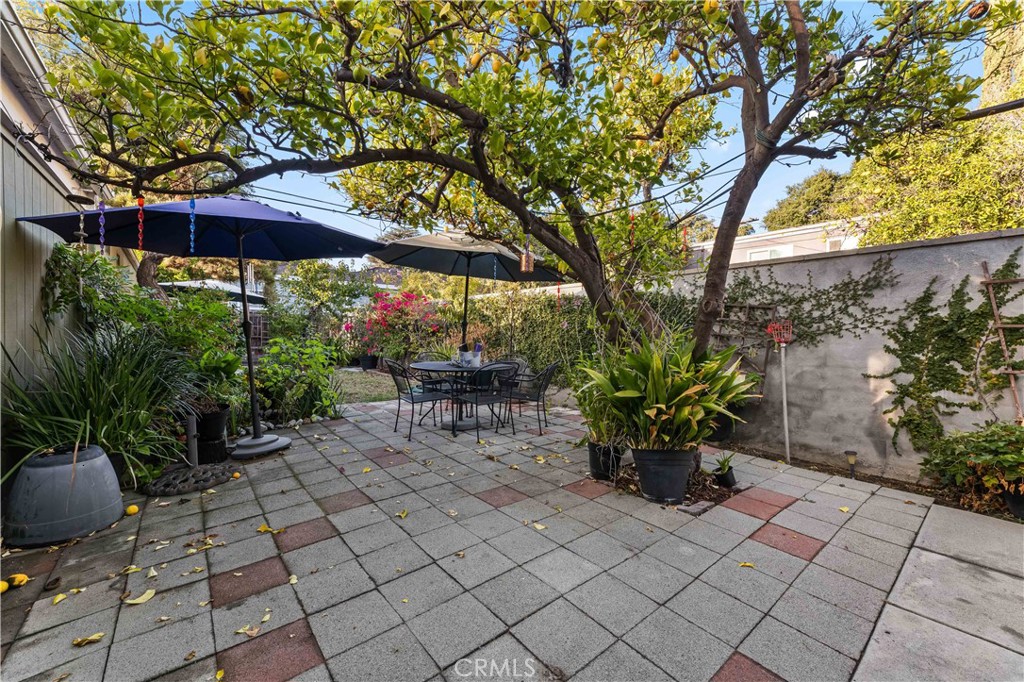 1717 E Chevy Chase