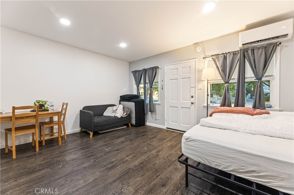 1717 E Chevy Chase