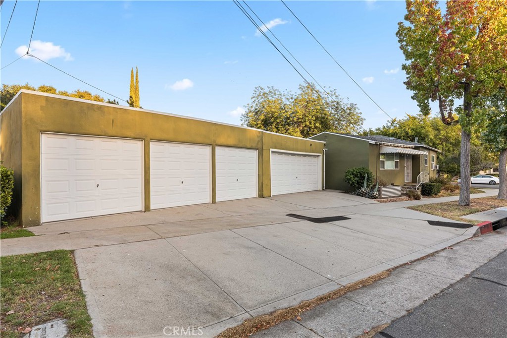 1717 E Chevy Chase