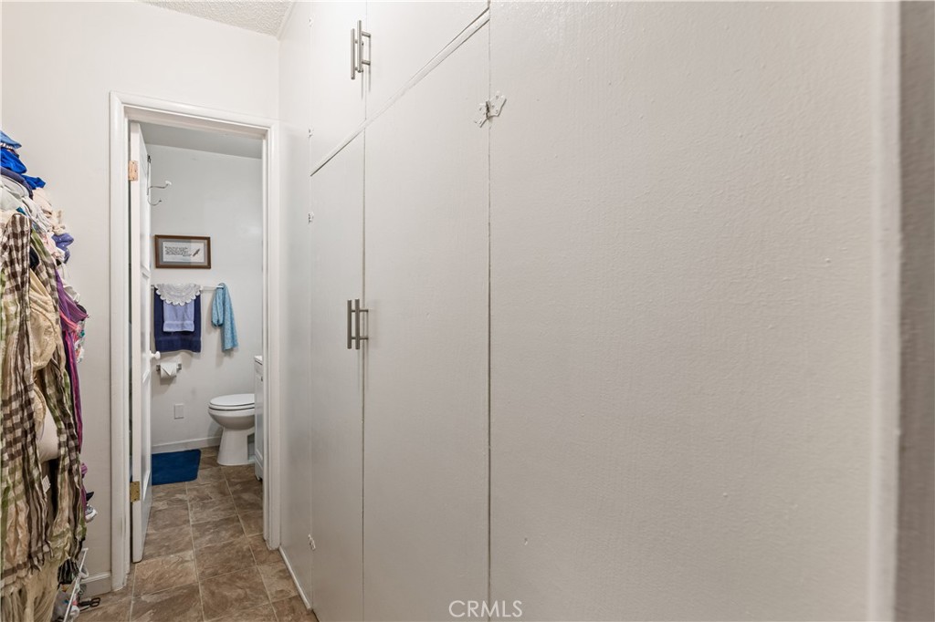 1717 E Chevy Chase
