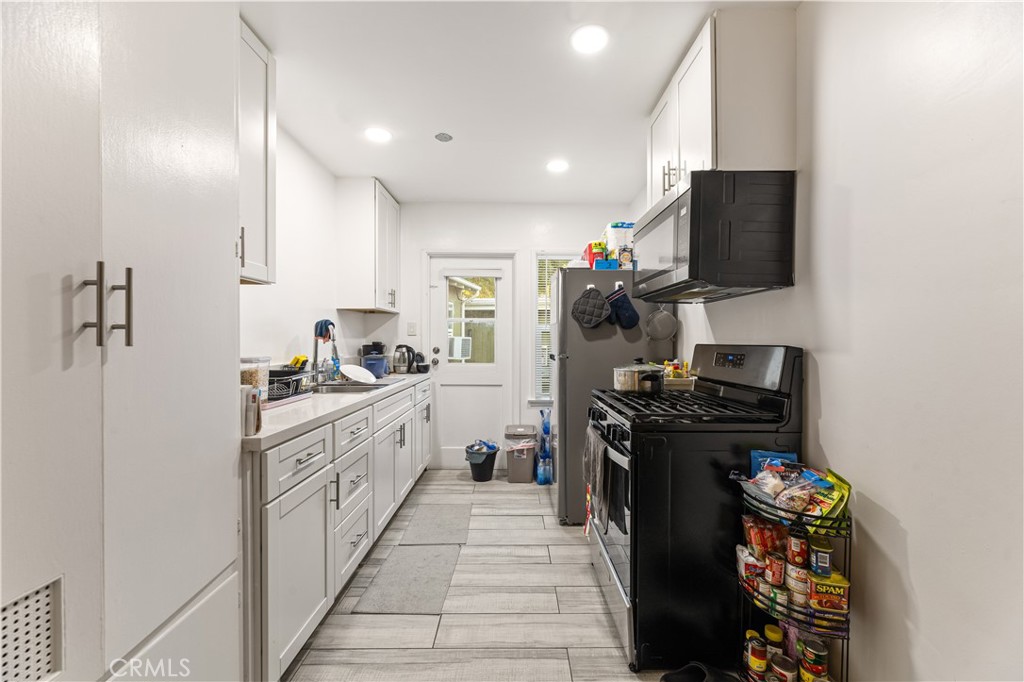 1717 E Chevy Chase