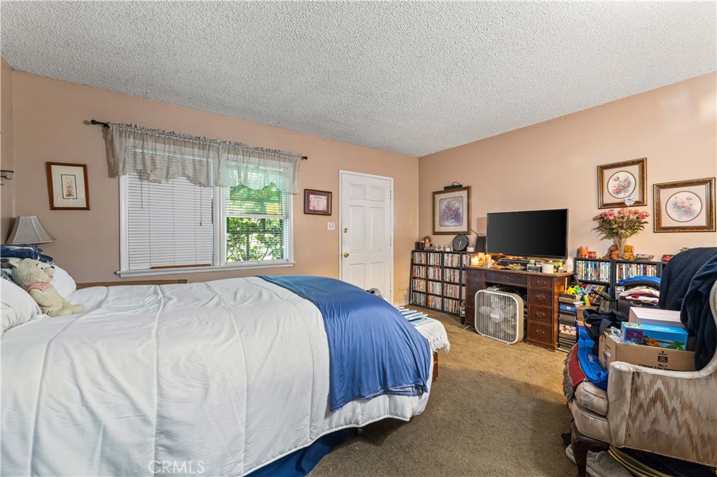 1717 E Chevy Chase