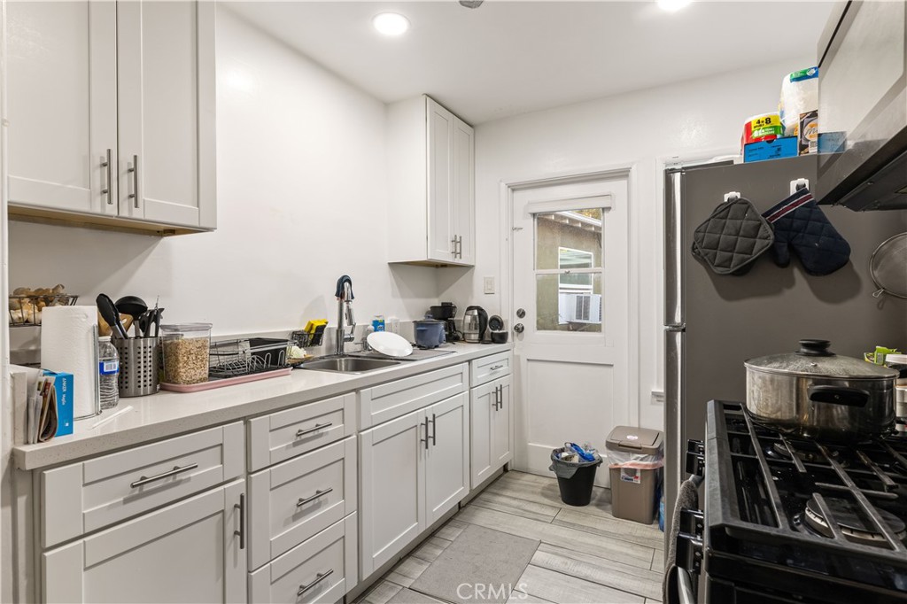 1717 E Chevy Chase