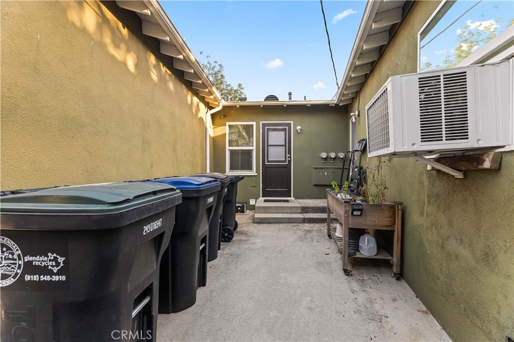 1717 E Chevy Chase