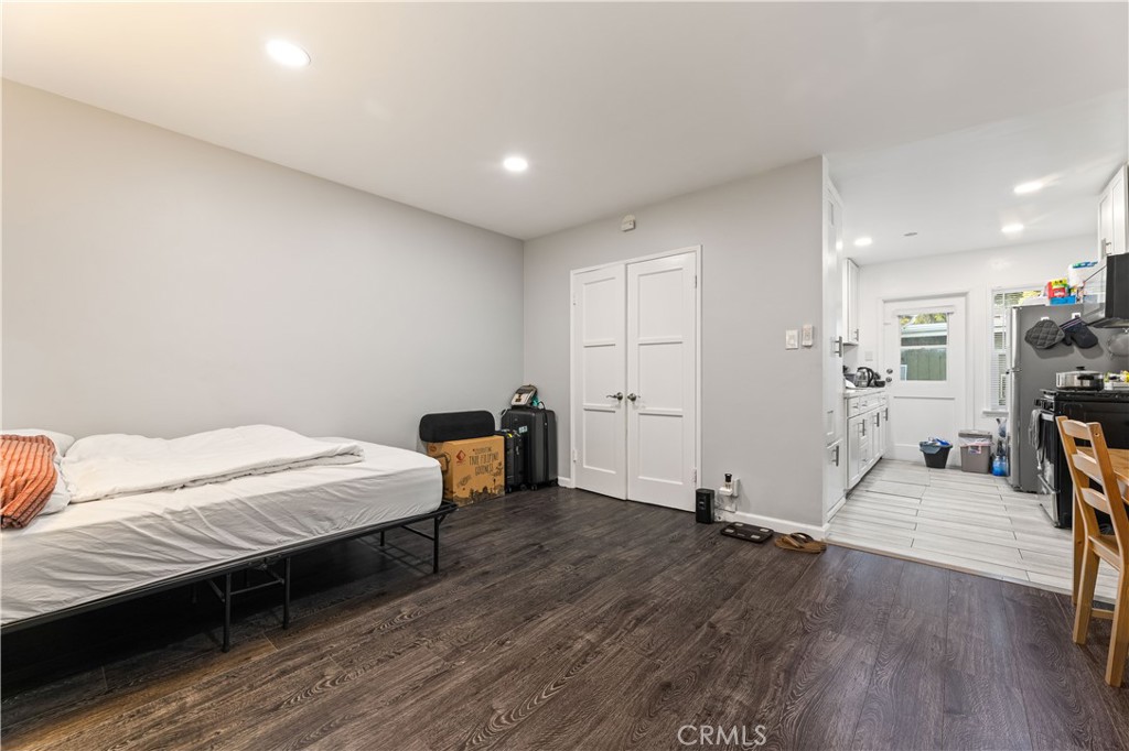 1717 E Chevy Chase