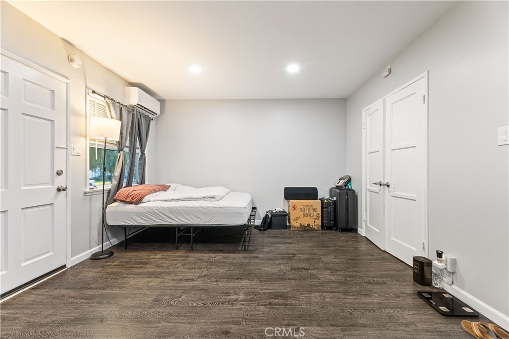 1717 E Chevy Chase