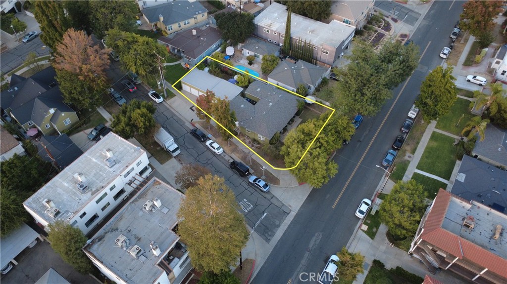 1717 E Chevy Chase