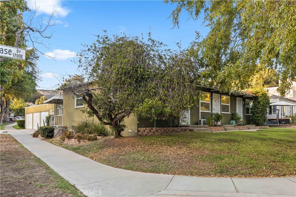1717 E Chevy Chase