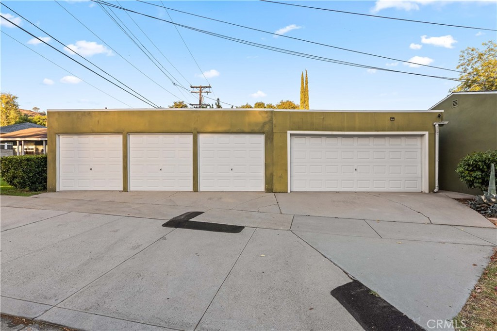 1717 E Chevy Chase