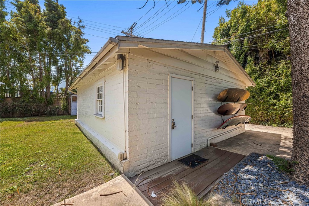 2361 Pelham