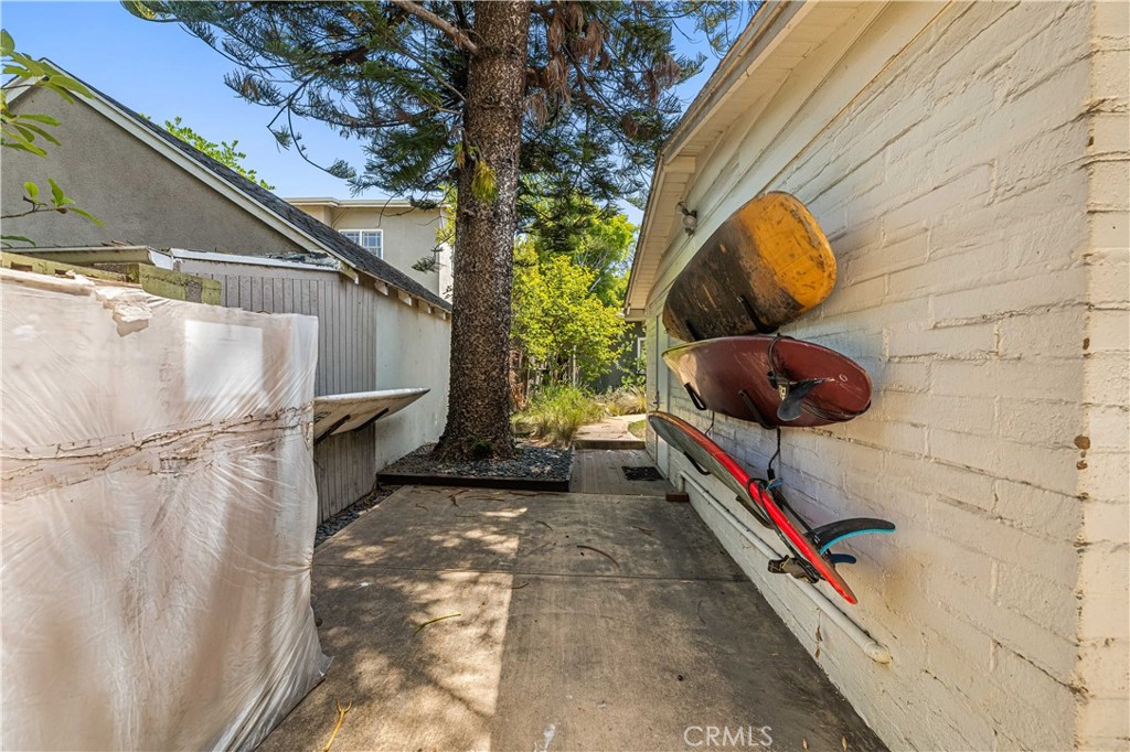 2361 Pelham