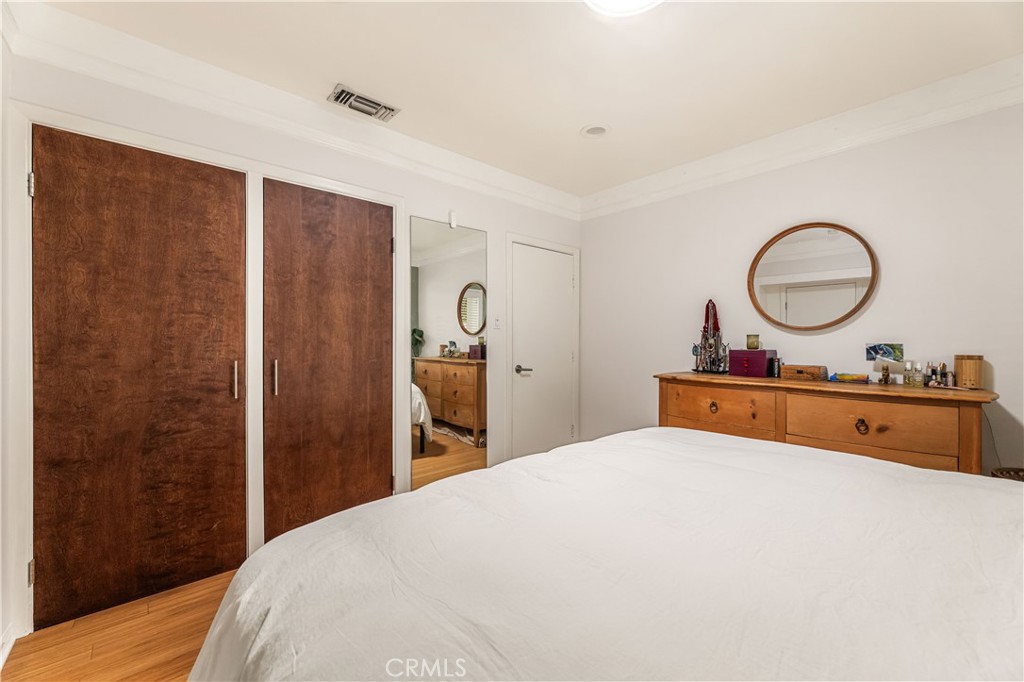 2361 Pelham
