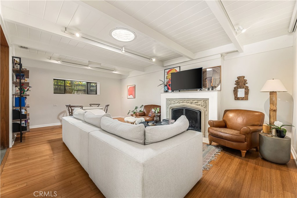 2361 Pelham
