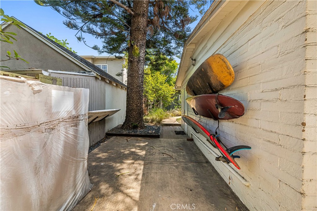 2361 Pelham