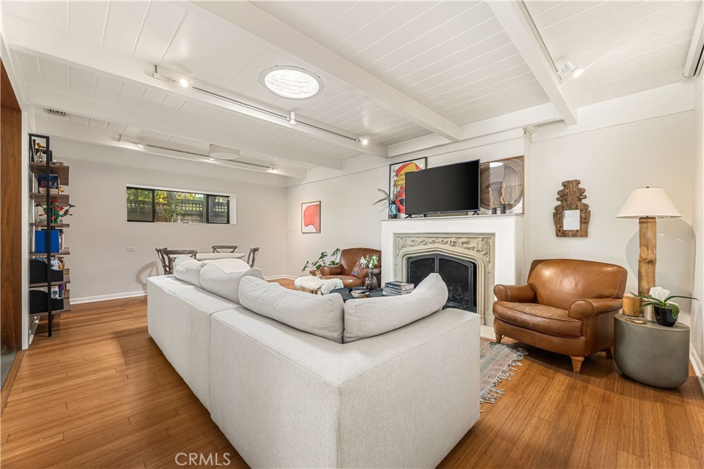 2361 Pelham