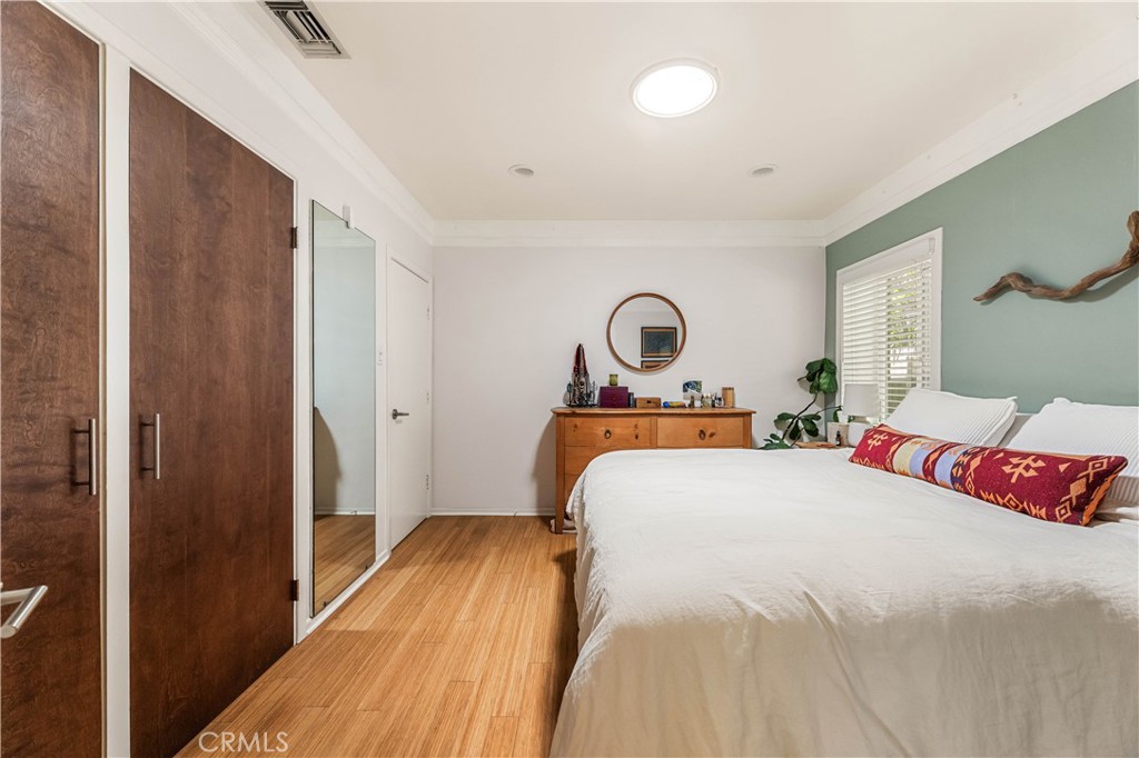 2361 Pelham