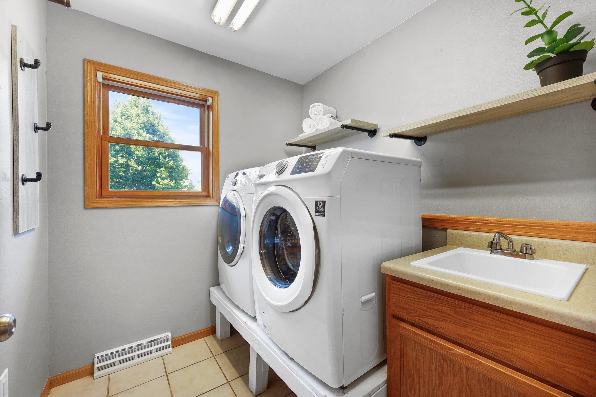 402 East Hill Parkway