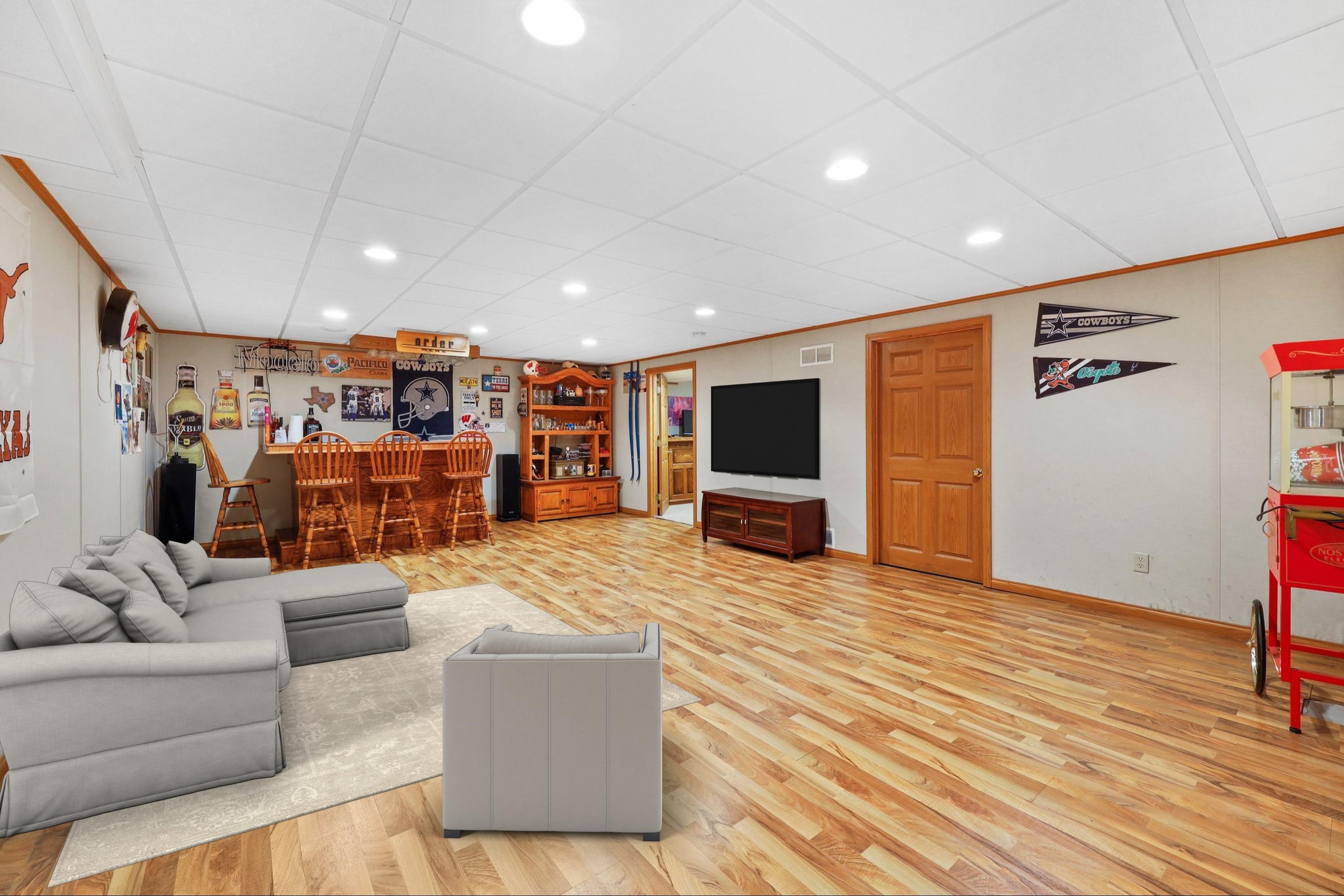 402 East Hill Parkway