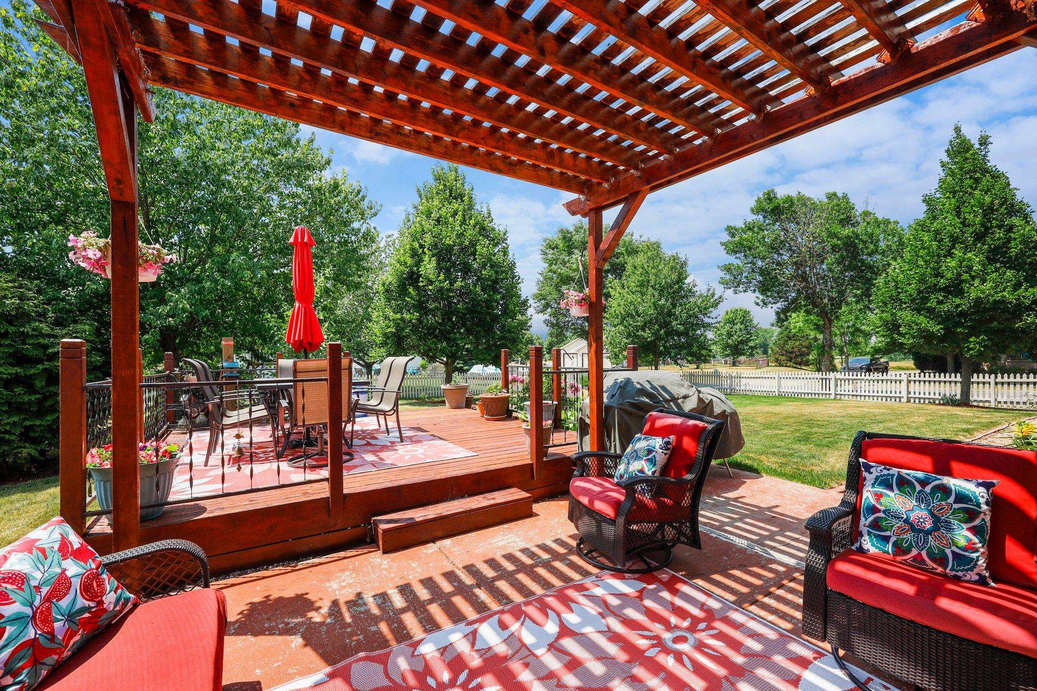 402 East Hill Parkway