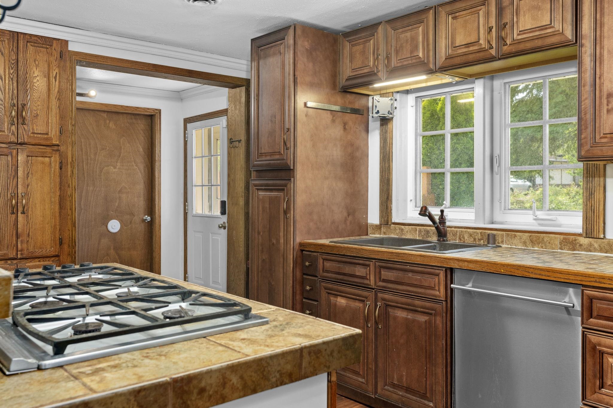 2400 Seminole Highway