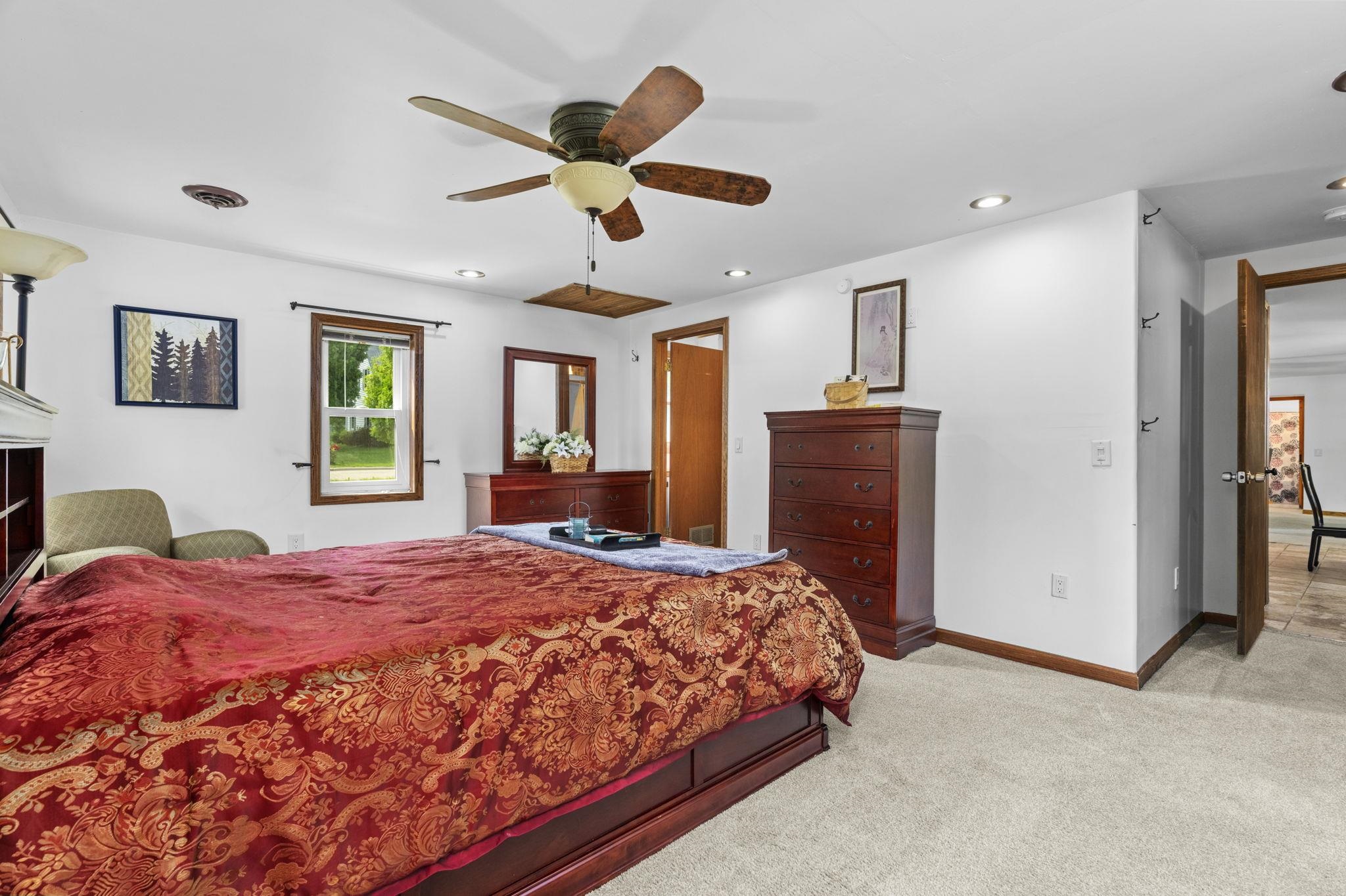 2400 Seminole Highway