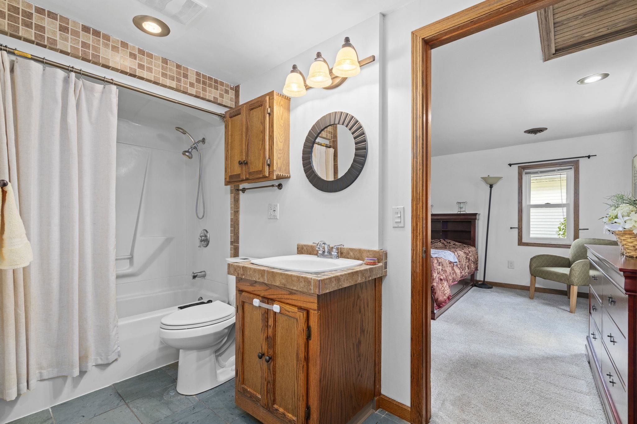 2400 Seminole Highway