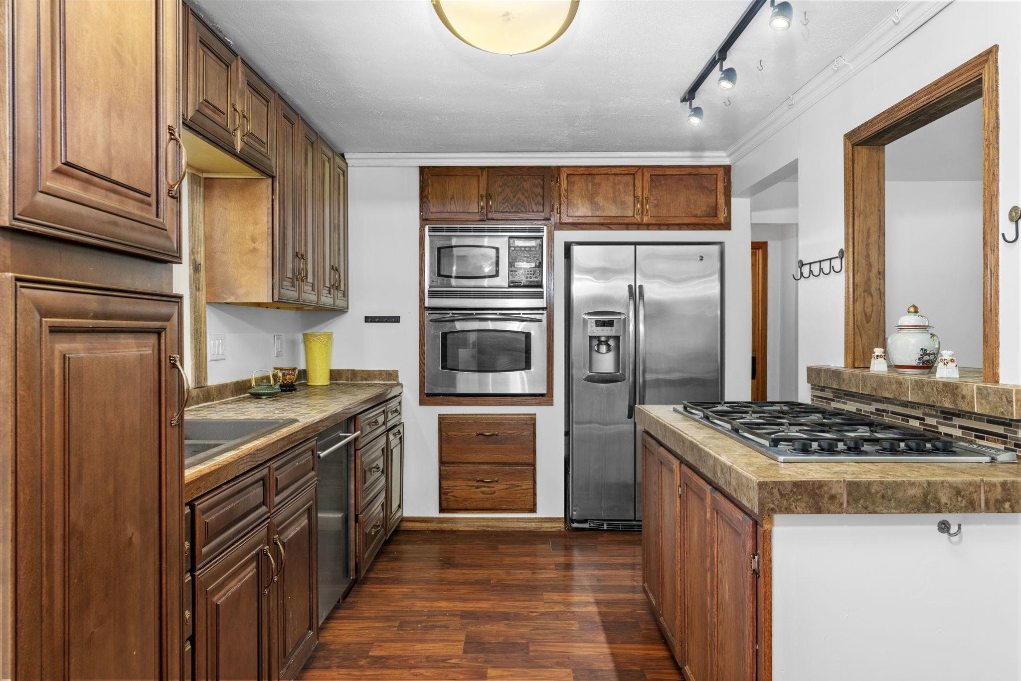 2400 Seminole Highway