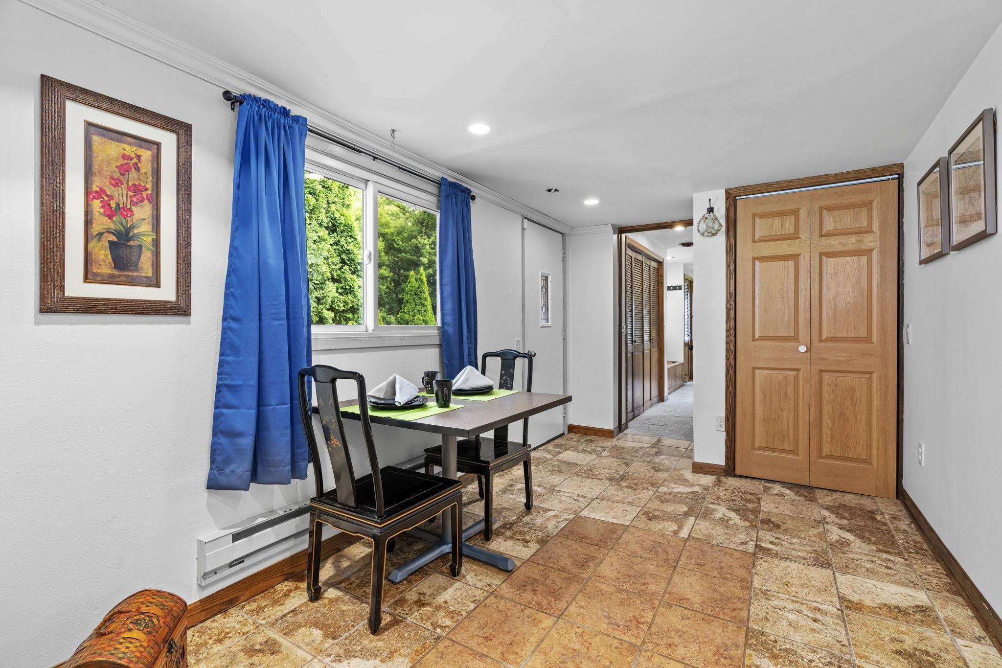 2400 Seminole Highway