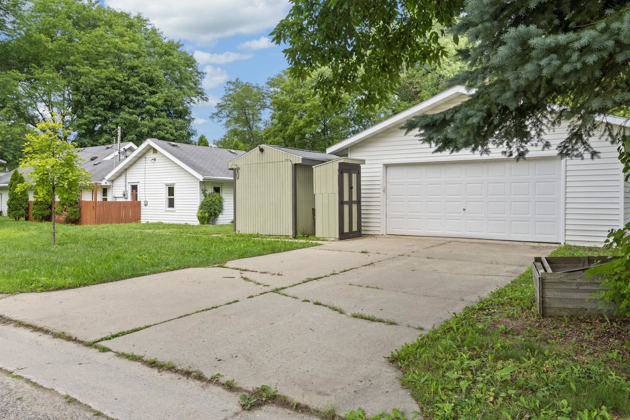 2400 Seminole Highway