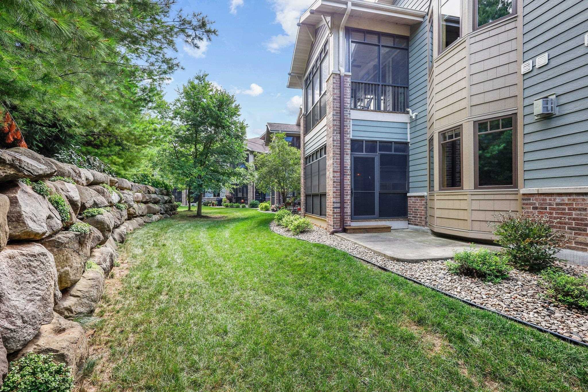 10 Glen Brook Way 103