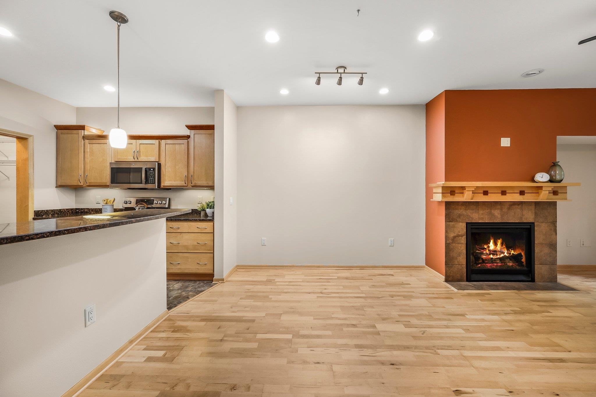 10 Glen Brook Way 103