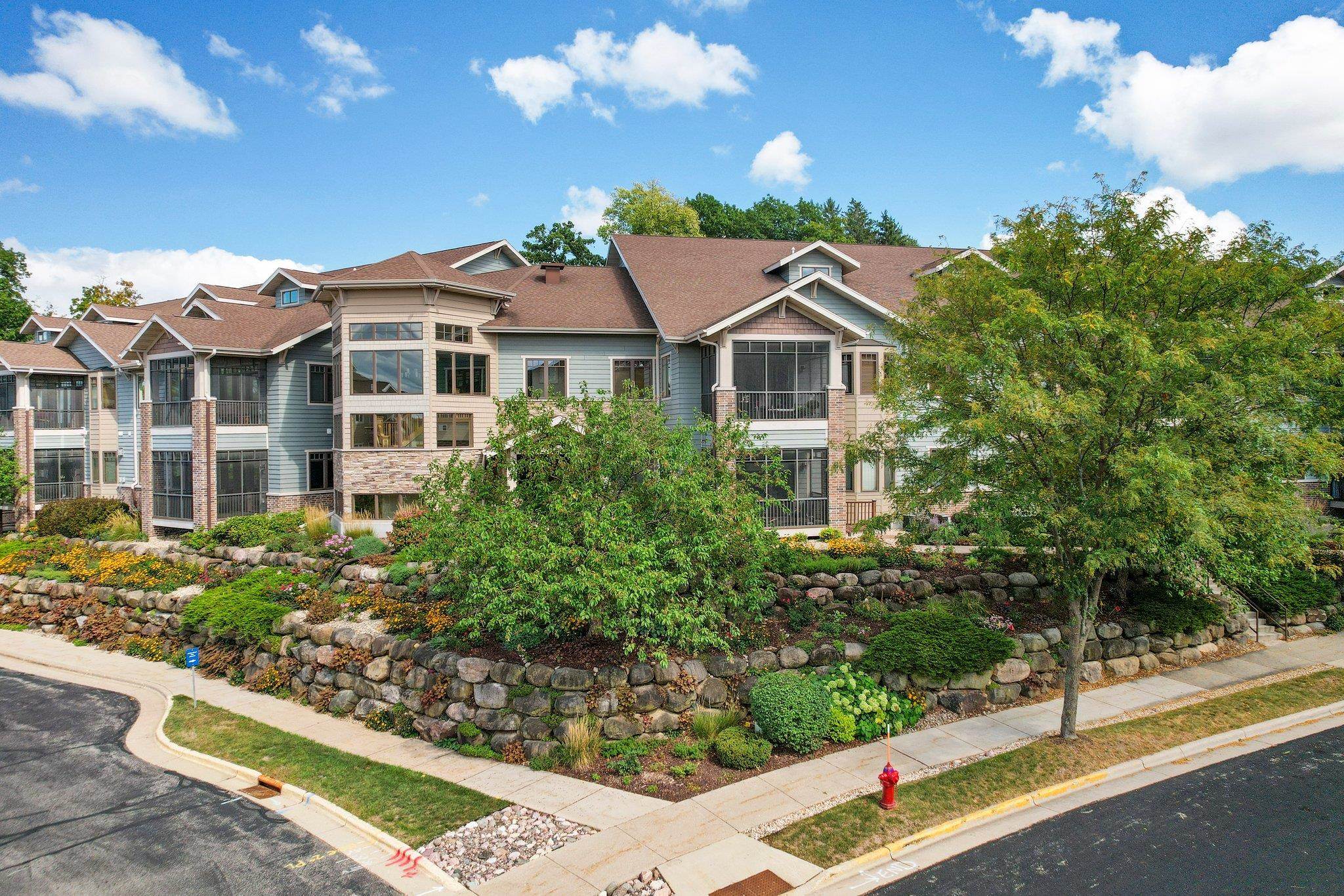 10 Glen Brook Way 103