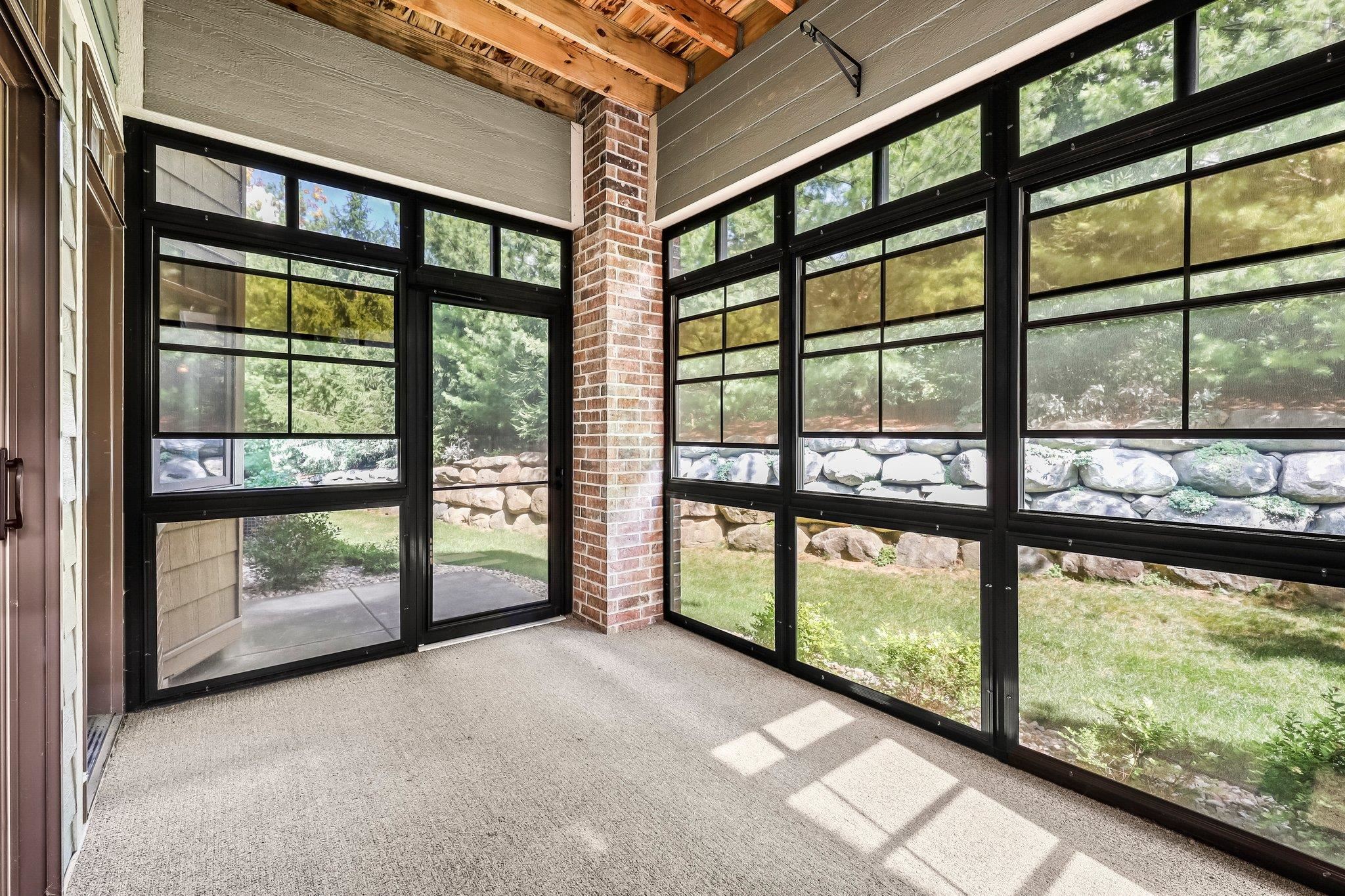 10 Glen Brook Way 103