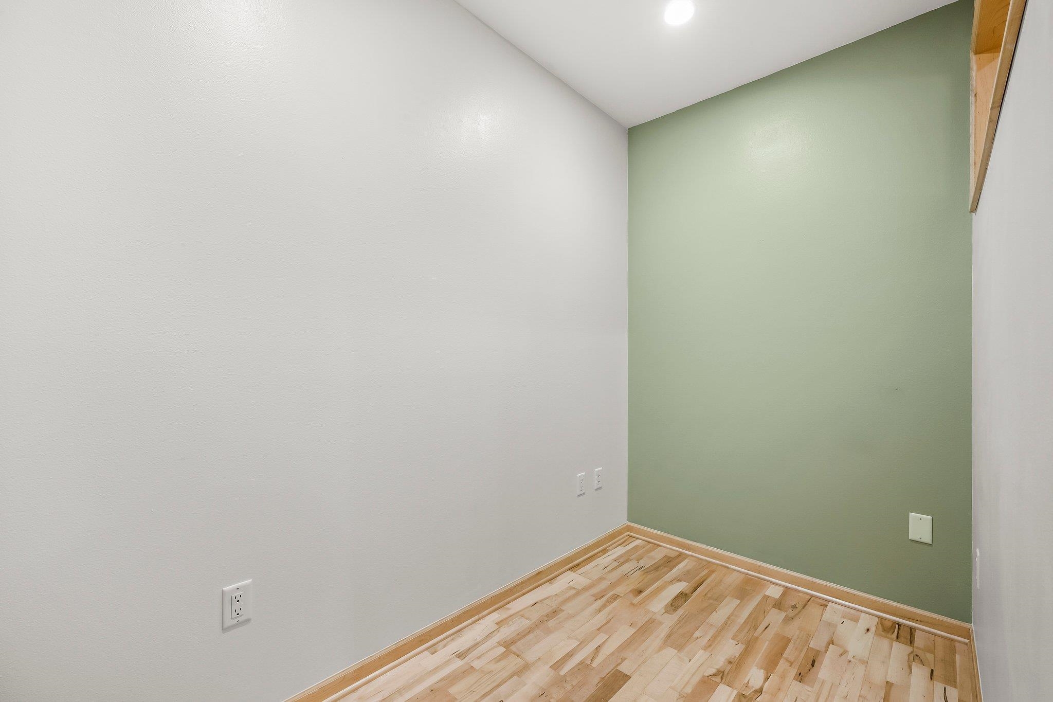 10 Glen Brook Way 103