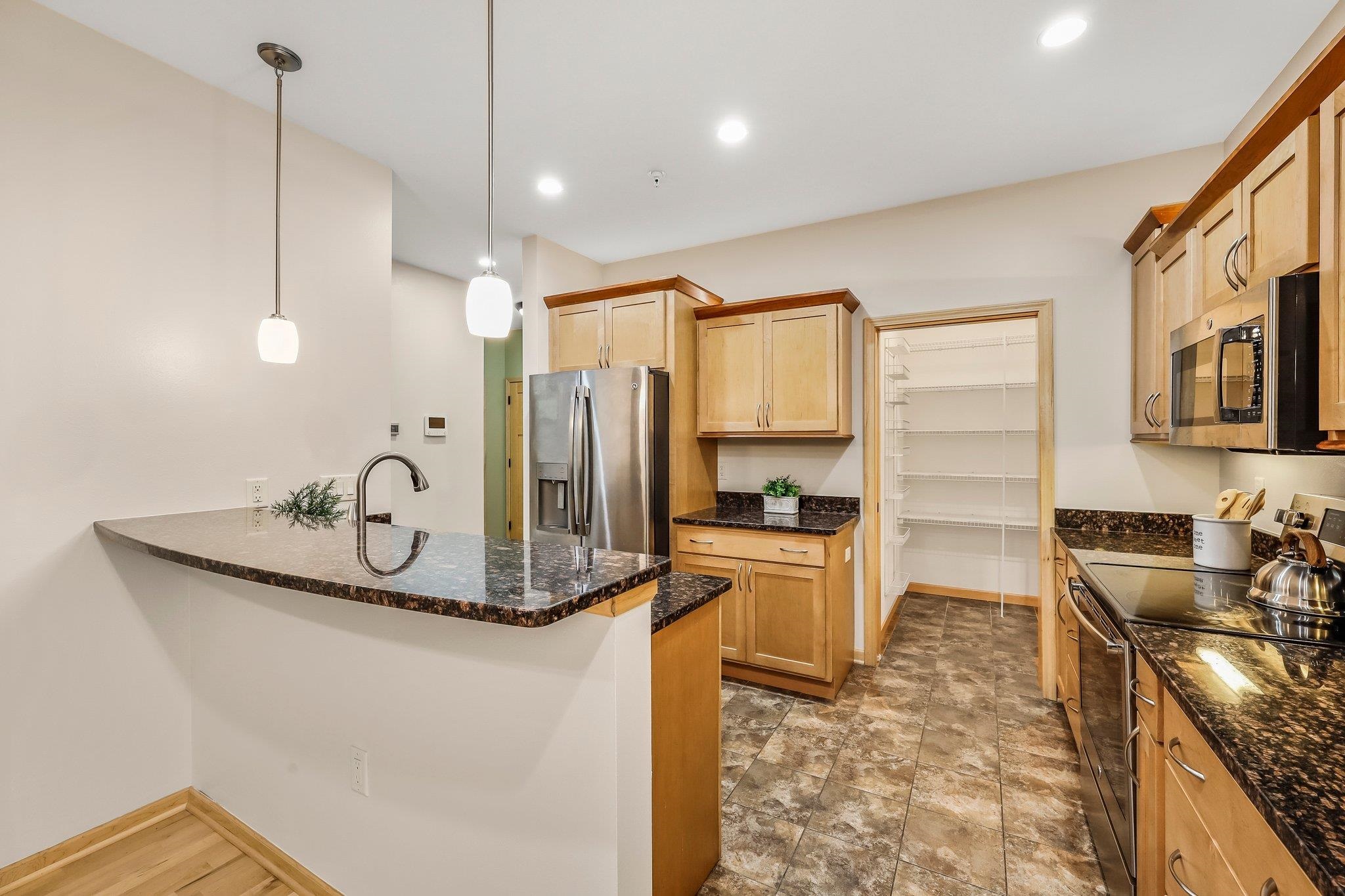 10 Glen Brook Way 103