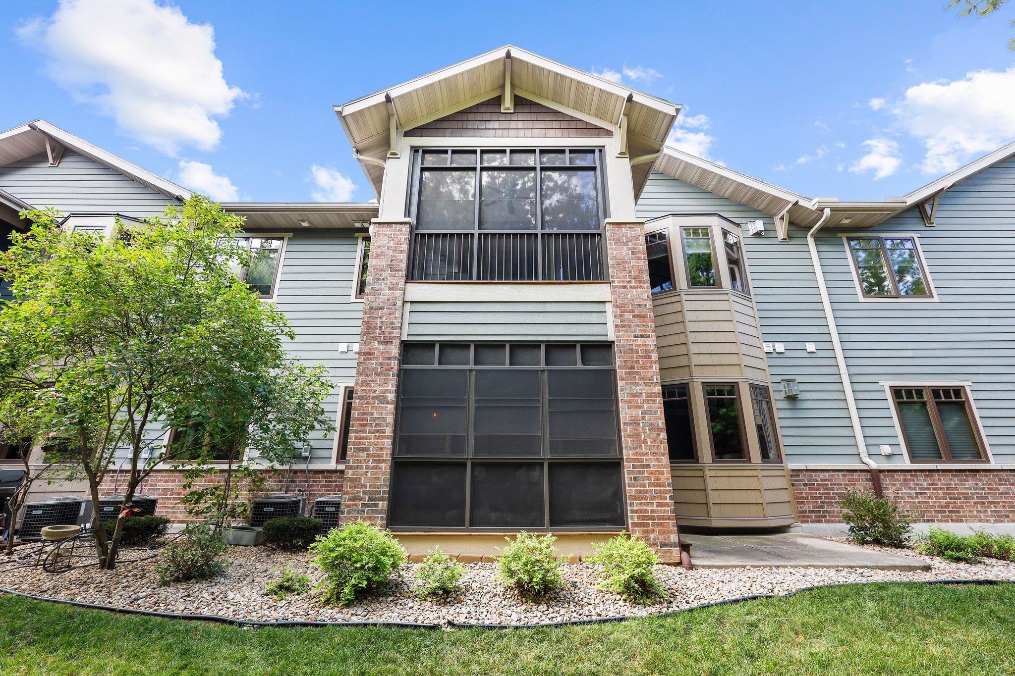 10 Glen Brook Way 103